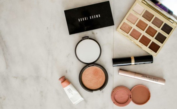 На свете всех милей — необычно, но факт, этот макияж будет самым модным в 2026 году… Попробуйте примерить его на себя 8 Марта?