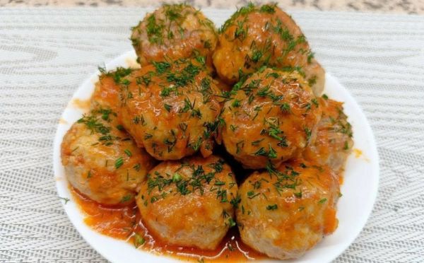 Ужин на всю семью за 30 минут: готовим сочные тефтели-ёжики с секретным ингредиентом