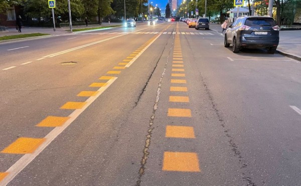 Белая или оранжевая — кому верить на дороге: 94% не знают правильного ответа на экзамене по ПДД