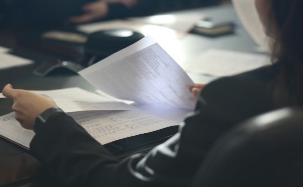 Магистр всех бумаг — звезды готовят 1 знаку Зодиака приятную почву для обогащения, но для начала нужно разобраться с бумажками