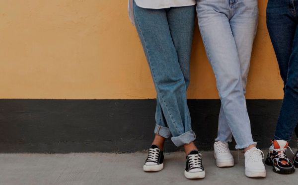 Джинсовый гид 2026: 5 моделей, которые скорректируют фигуру и сделают ноги бесконечными