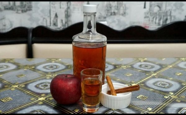 Секрет быстрой настойки: как приготовить лимонный и медовый напиток по методике «Градус Хаус»