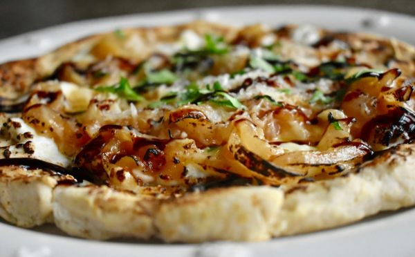 Пирог, которым можно накормить армию — в народе его зовут «Закусон», потому что он реально спасает, когда наступает время перекуса