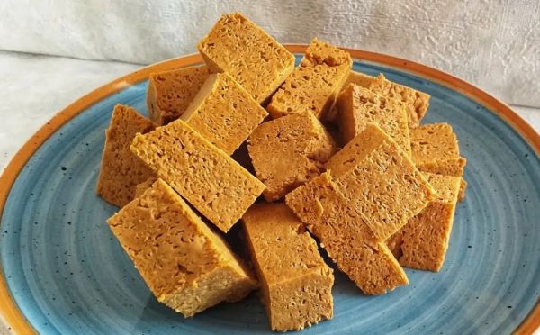 Жареный творог вкуснее конфет: восточный рецепт десерта «без муки и выпечки» за 20 минут