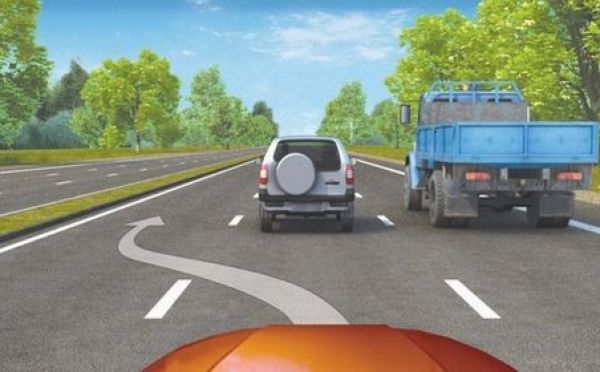 Левая полоса для грузовика — все упирается в вес: вопрос экзамена ПДД, где ошибаются до 68% сдающих