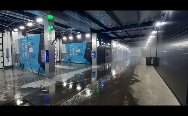 Совершают 90% водителей: 3 ошибки на мойке, которые вредят машине и портят покрытие