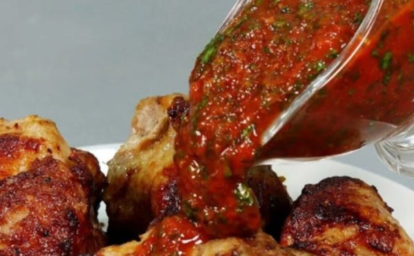 Секрет сочного шашлыка в соусе: как за 5 минут сделать настоящий кавказский сацебели