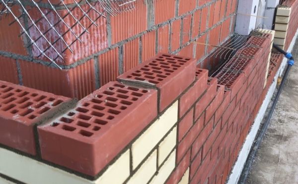 Гениальное решение из прошлого — засыпные стены: почему такое утепление гораздо лучше современных аналогов