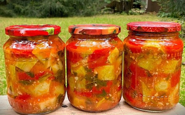 Юрча из кабачков на зиму: пальчики оближешь — остренькая, ароматная, и даже 10 банок не хватает до весны