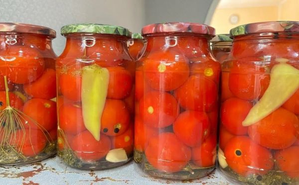 Банки улетят вмиг: раскрыт старинный рецепт улетных томатов «Красная девица» на зиму