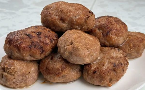 Секрет тех самых советских котлет: почему дома они не получаются такими сочными