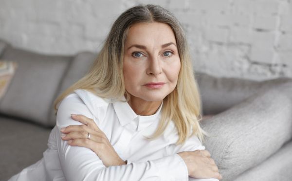 Как не состариться после 45 лет: 2 золотых правила от косметолога для сохранения молодости
