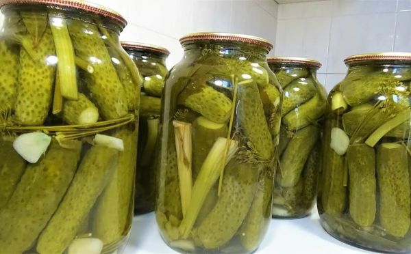 Хруст на весь дом: готовим пикантные огурцы на зиму — 15 банок будет мало