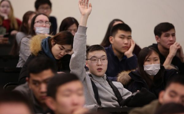 Минтруд рассказал, как получить семейную выплату после 18 лет
