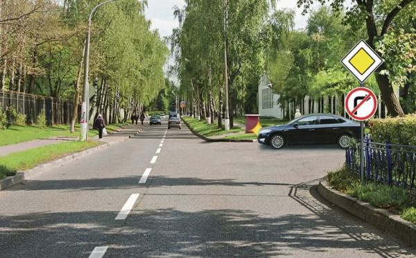Задача на ПДД, в которой ошибается 50% водителей: когда включать поворотник перед парковкой?