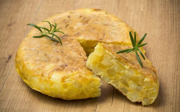 Вкуснее обычного пюре и запеканок: картофель + яйца = испанская картофельная тортилья