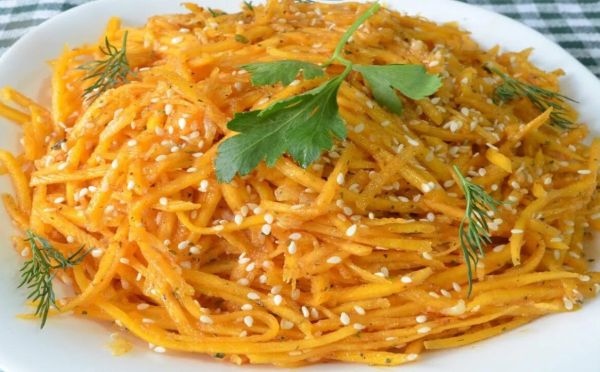 Соседка из Ташкента научила мариновать тыкву по-корейски — в 100 раз вкуснее морковки