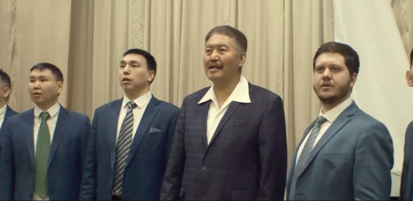 Руководители школ Якутска представили клип, стилизованный под советское время (видео)