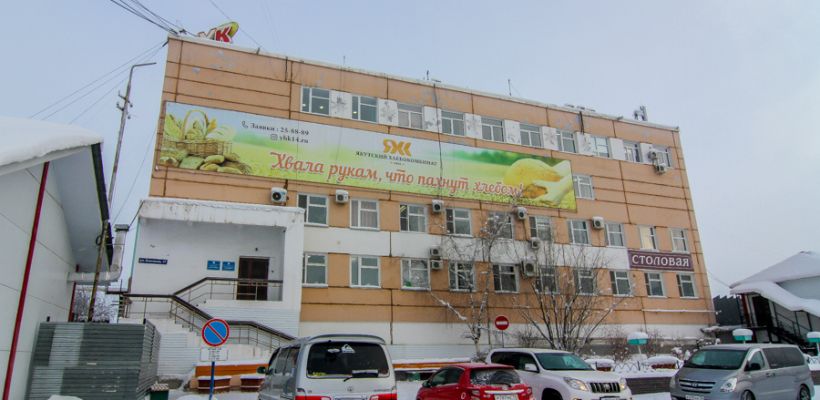 Тестомесильная машина зажевала пальцы работнице Якутского хлебокомбината