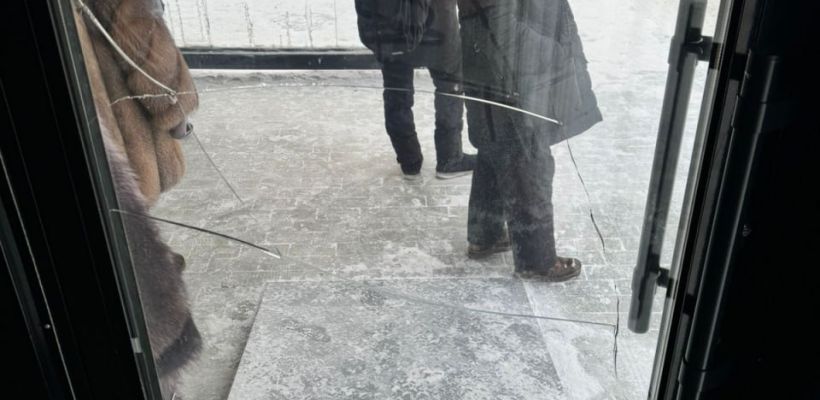 В Якутске три остановки закрыты из-за вандалов