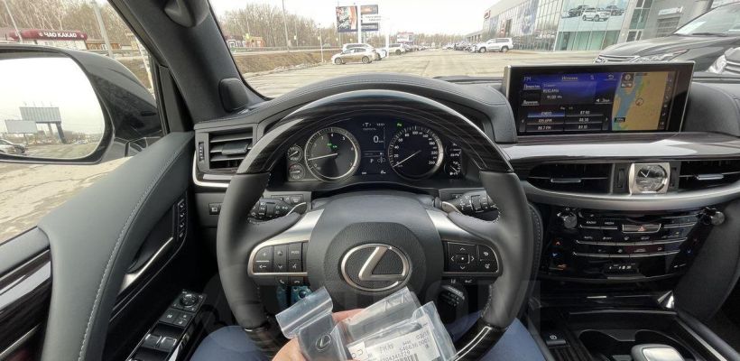 Посмотрите на самые дорогие автомобили, выставленные на продажу в Якутии. Их стоимость сравнима с 4-комнатной квартирой в центре