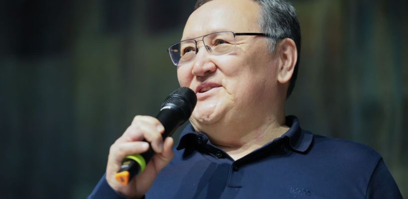 Виктор Федоров восемь лет предлагает отменить льготы депутатам Ил Тумэн: «Человек пришел на 5 лет, а ему квартиру на всю жизнь покупаем»