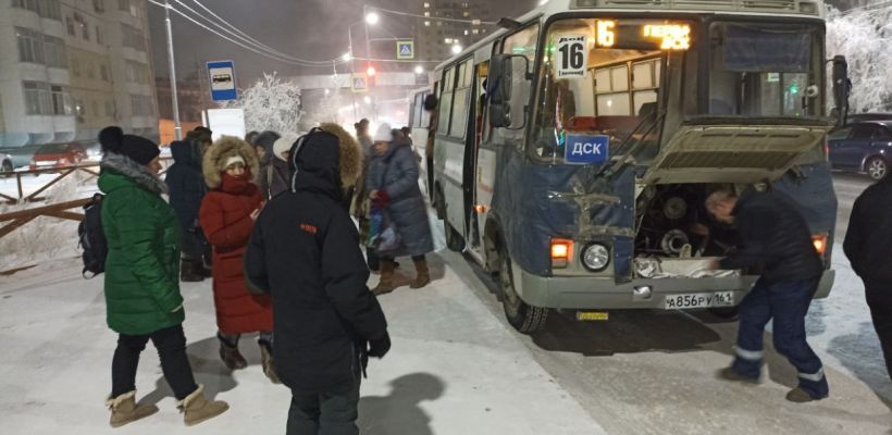 В Якутске в первый рабочий день наступившего года зафиксировано большое количество сходов автобусов из-за морозов