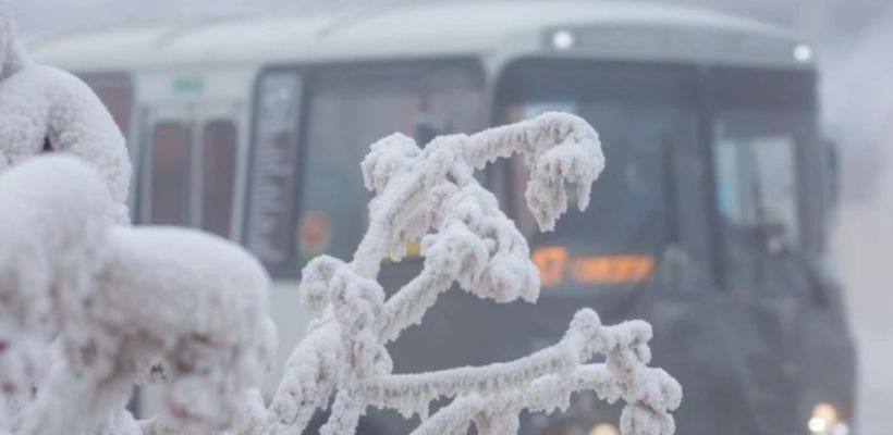 Мэрия Якутска связала увеличение времени ожидания автобусов с туманами и морозами