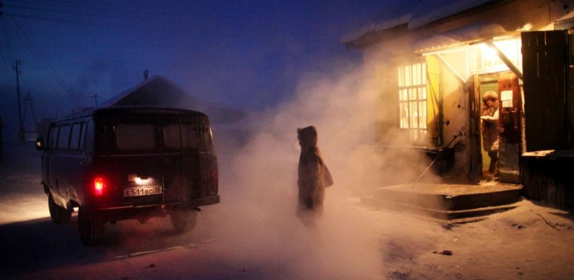 В Оймяконском улусе всего минус 54 градуса, а старшеклассники не пошли на занятия. Там ввели новые «щадящие» правила для школьников