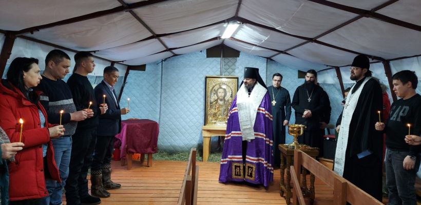 Архиепископ Якутский и Ленский Роман освятил купель в акватории Водозаборных сооружений