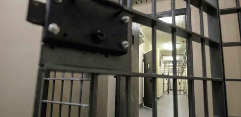 В Якутии должника по алиментам отправили в колонию строгого режима