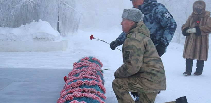 Росгвардейцы почтили память погибших омоновцев Александра Рыжикова и Станислава Голомарева