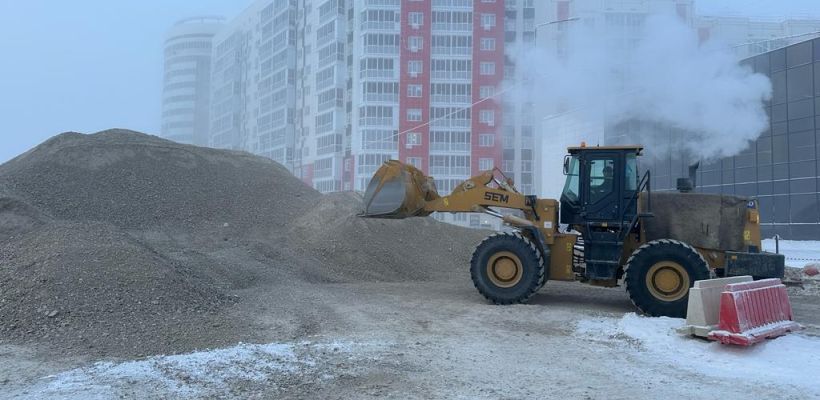 Фотофакт: В 203 микрорайоне Якутска готовятся к строительству дороги к причалу судов