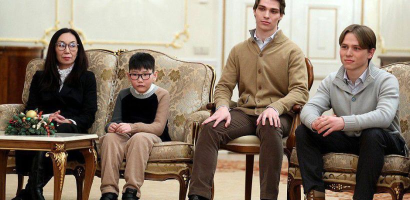 На встречу с Владимиром Путиным была приглашена семья погибшего Героя России Дмитрия Егорова из Сунтарского улуса