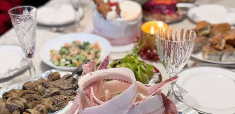 Что было на новогоднем столе у якутян: жареные пирожки, строганина, икра и манты