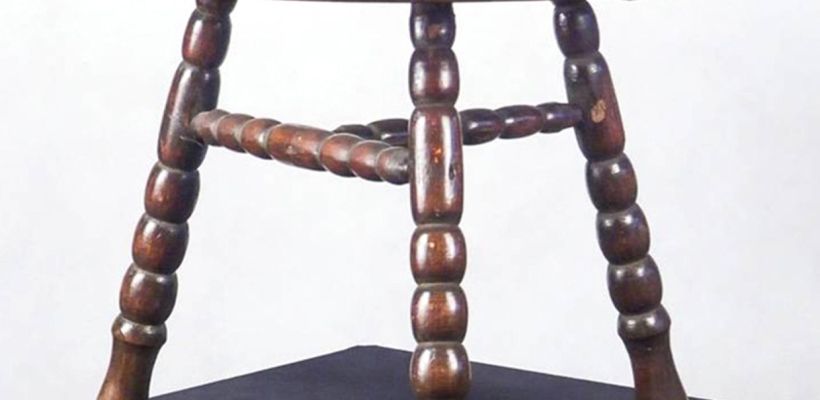 Выдумка или реальный случай? Смерть якутских комсомольцев от трехногого стола