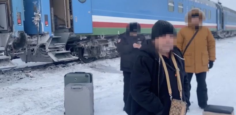 60-летнему иностранцу предложили 8 тысяч долларов за перевозку наркотиков в Якутию. Его задержали в поезде из Благовещенска