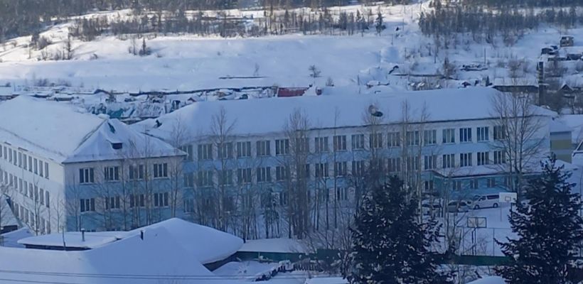 В Алдане старик с тростью, просивший детей проводить его до дома, оказался душевнобольным