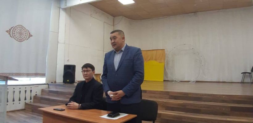 Основной соперник нового главы Верхневилюйского улуса возглавил школу