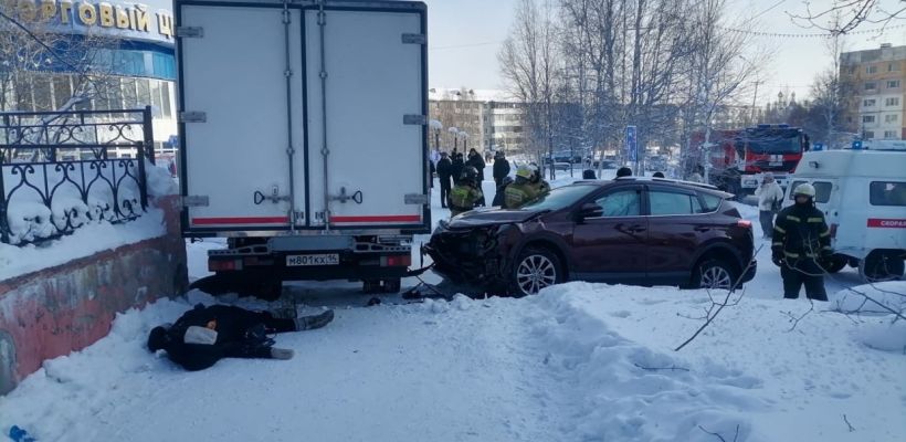 В Нерюнгри автомобиль насмерть сбил пешехода на тротуаре