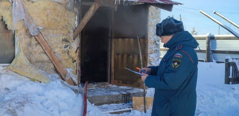 Двое детей погибли при пожаре в Намском районе