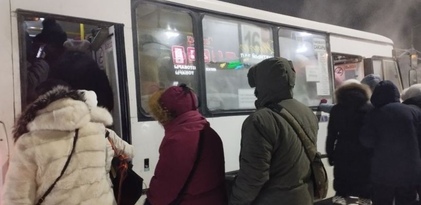 В мэрии Якутска нехватку автобусов объяснили болезнью водителей и очередью на техосмотр