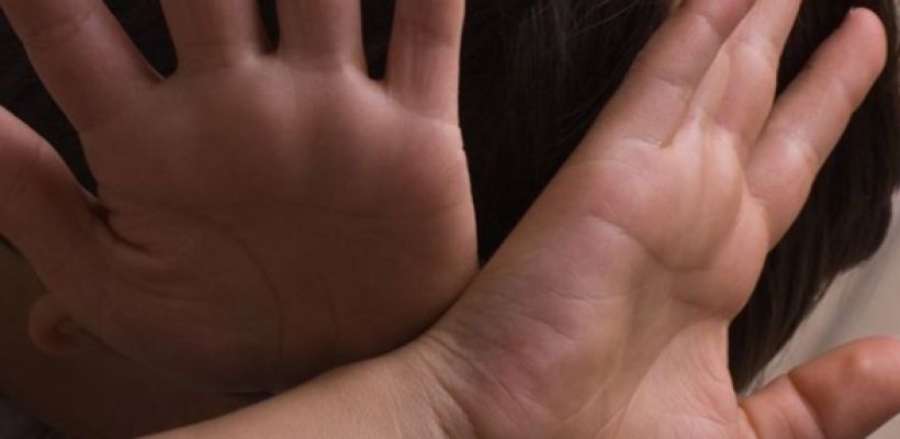 Житель Нижнеколымского района обвиняется в насилии над своей 7-летней внучкой