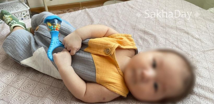 «У тела сына засыпали вопросами»: В реанимации Вилюйска скончался младенец