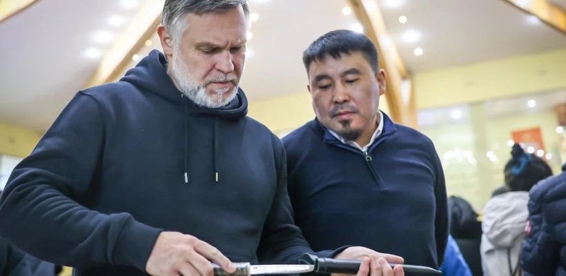 В Якутске проходит выставка якутских ножей