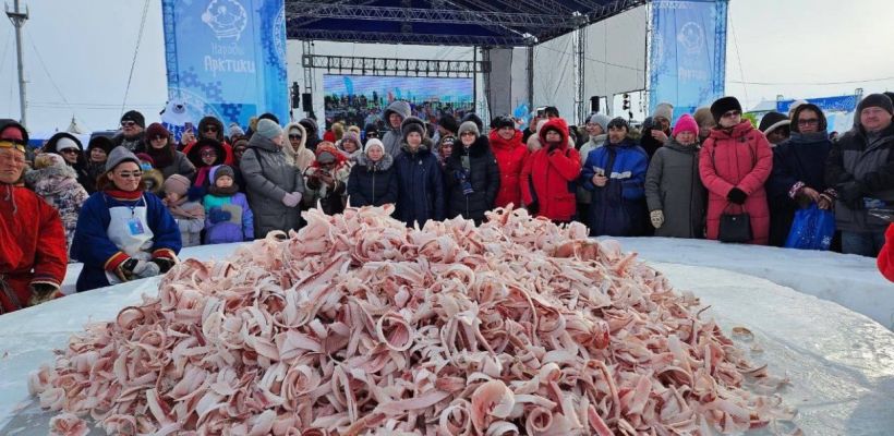 В Ямале приготовили самую большую в мире порцию строганины!