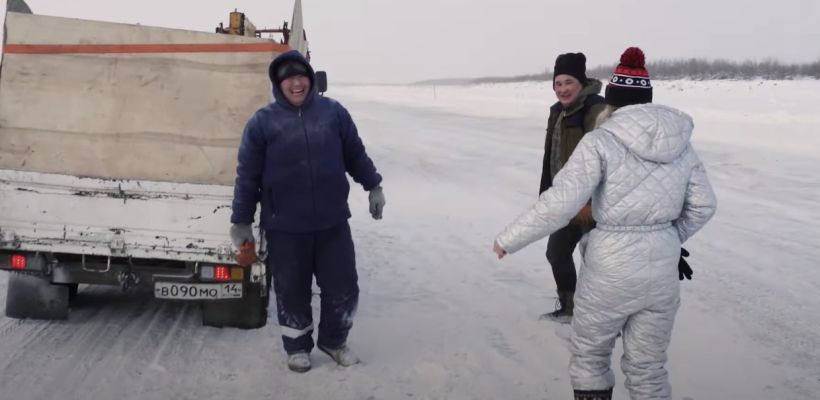 «Причем здесь ваше колесо?» Блогер-миллионник поговорила с диспетчером дорожной компании, отвечающей за ледовую переправу Якутск — Нижний Бестях
