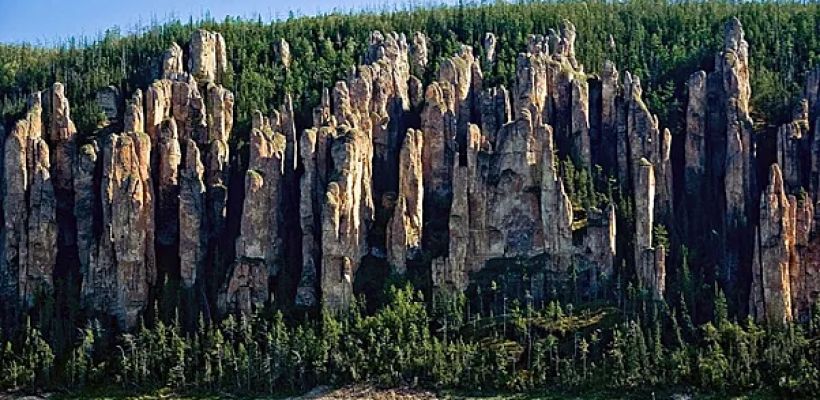 Туристов повезут к Ленским столбам на 62-летнем теплоходе с VIP-каютами