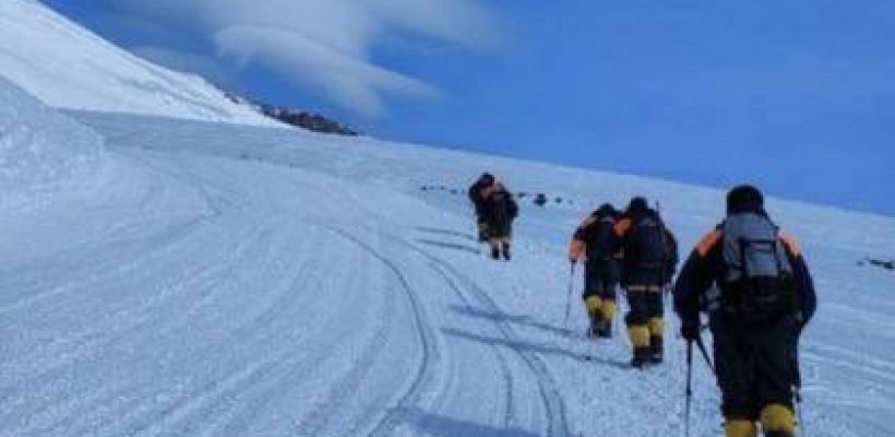 На Эльбрусе альпинист из Якутска подал сигнал SOS