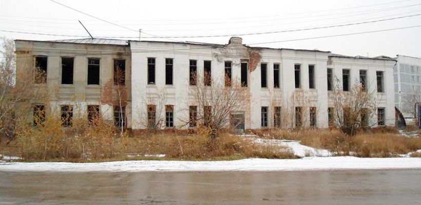 А вы знали? В фундаменте здания Реального училища заложена памятная доска 1908 года